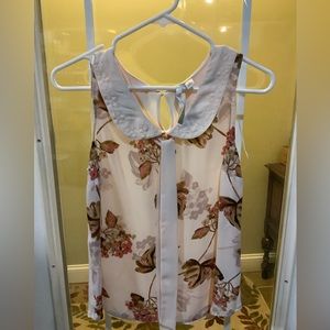 Lauren Conrad Sleeveless Top SMALL.                   Peter Pan collar and bow